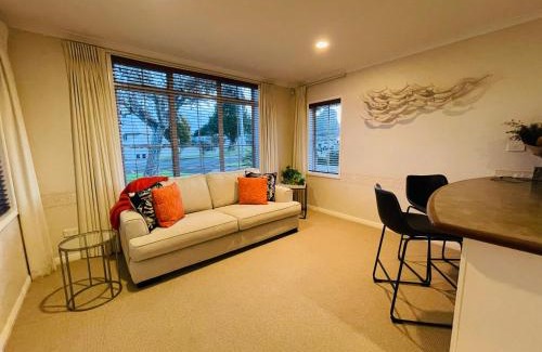 Tauranga Maison | TAURANGA CITY CBD 5TH AVE Elegant Entire Home