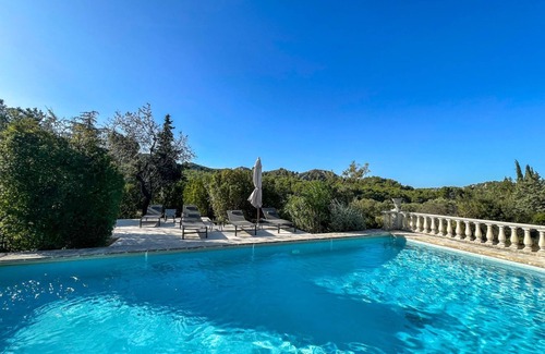 Les Baux-de-Provence Villa | Taureau - Trois Chambres Villa, Couchages 6