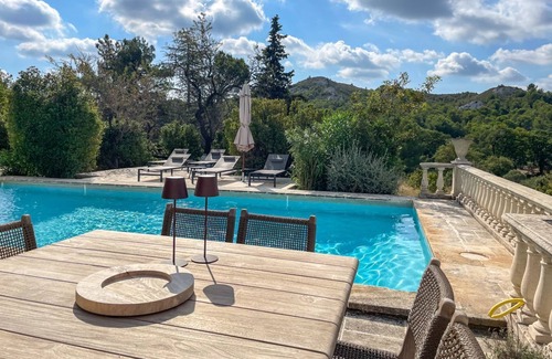 Les Baux-de-Provence Villa | Taureau - Trois Chambres Villa, Couchages 6