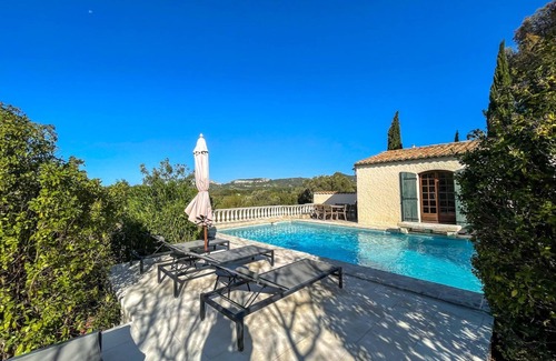 Les Baux-de-Provence Villa | Taureau - Trois Chambres Villa, Couchages 6
