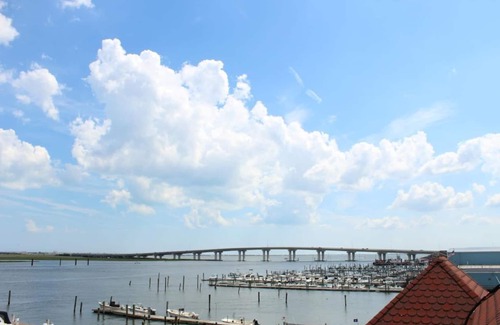 Somers Point Maison | TAVERN ON THE BAY HOTEL- Meyer Lansky Suite