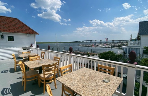 Somers Point Appartement | TAVERN ON THE BAY HOTEL-Frank Sinatra Suite