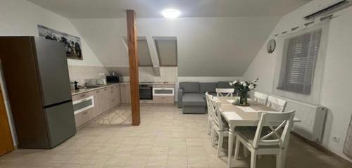 Monor Appartement | Taverna Apartman 2