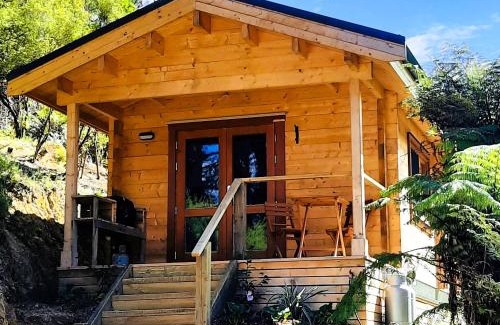 Ships Cove Maison | Tawa Cove Cabins