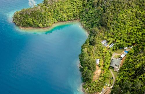 Ships Cove Maison | Tawa Cove Cabins