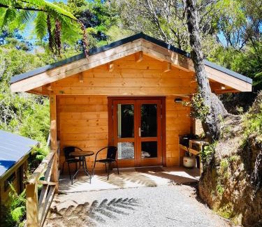 Ships Cove Maison | Tawa Cove Cabins