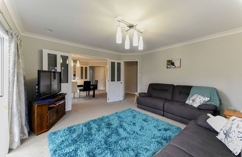 Mount Maunganui Maison | Tay St Beach Vibes house, 5-min stroll to beach