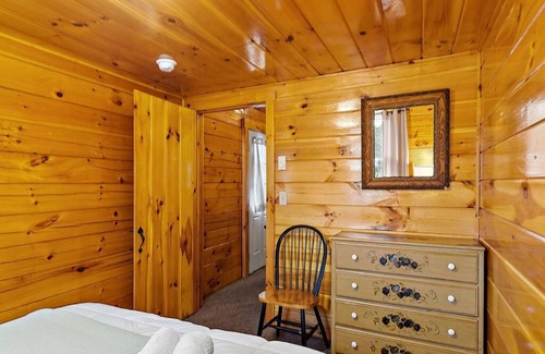 Weirs Beach Maison | Taylor House