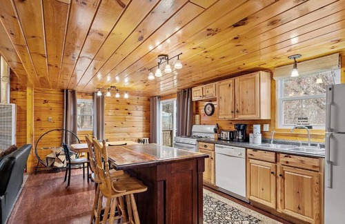 Weirs Beach Maison | Taylor House