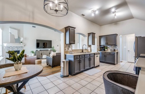 North Central Carrollton Maison | TCH - 3bd/2.5ba home in Carrollton with Workspace