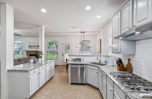 Keller Maison | TCH - Comfortable 4bd/3.5ba home in Keller with Office
