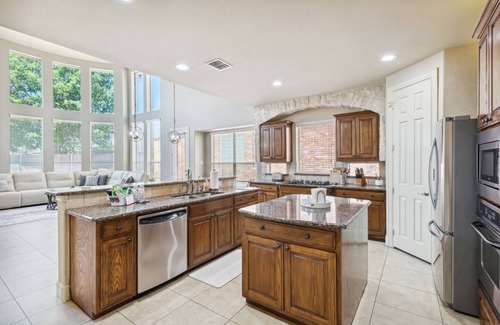 Plano Maison | TCH - 4BR/3.5BA Home in Plano - AT