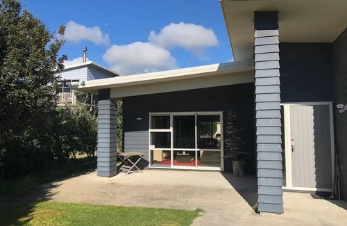 Te Horo Beach Maison | Te Horo - Large House Close to Beach and Amenities