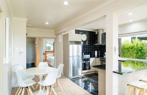 Waihi Beach Appartement | Te Mahana Apartment - pool, spa, beachfront