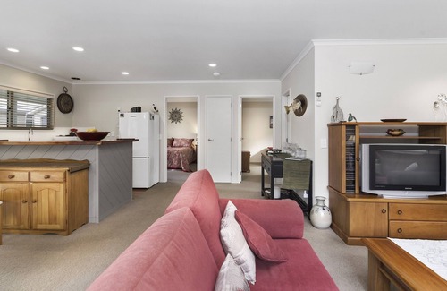 Lake Tarawera Cottage | Rainbow Cottage - Lac Tarawera Cottage