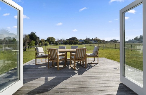 Martinborough Maison | Te Whare Hipi - Martinborough Holiday Home