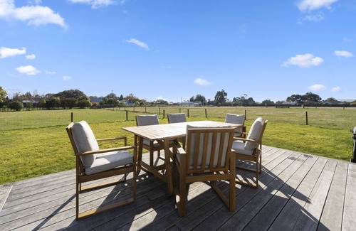 Martinborough Maison | Te Whare Hipi - Martinborough Holiday Home