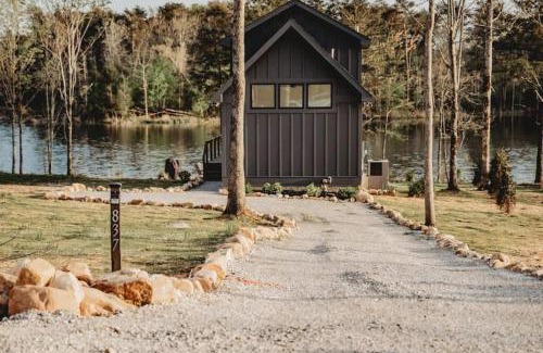 Tracy City Maison | Teacher's Lounge - Lakeside At Waters Edge