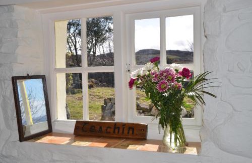Downings Maison | Teachín - An Idyll of the Emerald Isle
