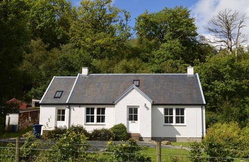 Colintraive Cottage | Cottage Teal, sur le rivage, les animaux domestiques, 4 personnes, les deux chambres en suite