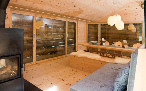 Lantsch-Lenz Chalet De Ski | Tech-Free Haven Got Spess Lenzerheide
