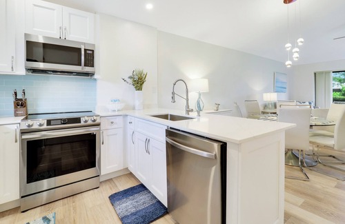 Palm Beach Gardens Cottage | Tee Time Retreat