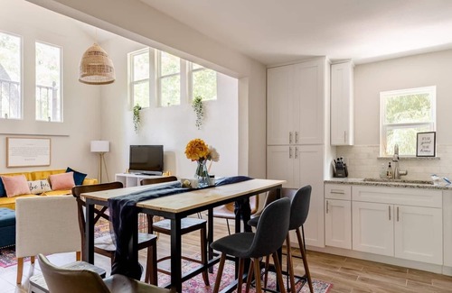 Little Forest Hills Maison | Teepee, Bamboo Forest, Minutes from White Rock Lake and The Arboretum