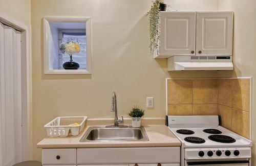 North Philadelphia West Appartement | Temple Getaway: 2BR Apartment near Campus