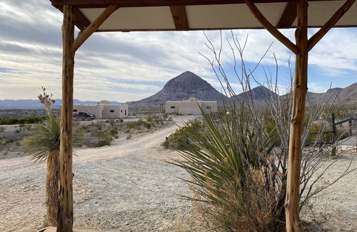 Study Butte-Terlingua Cabine | Ten Bits Ranch - Room #13 Jail