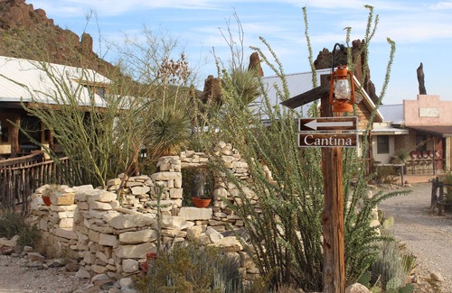 Study Butte-Terlingua Cabine | Ten Bits Ranch - Room #13 Jail