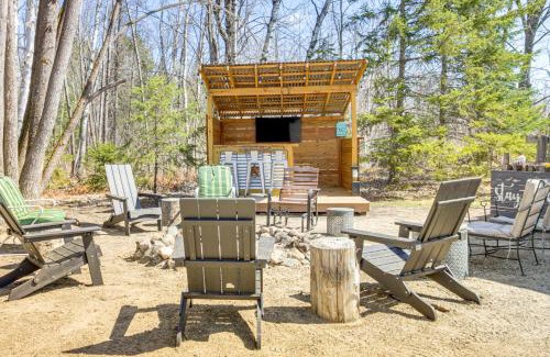 Puposky Maison | Tenstrike Lake House on 60 Acres Hike and Fish!