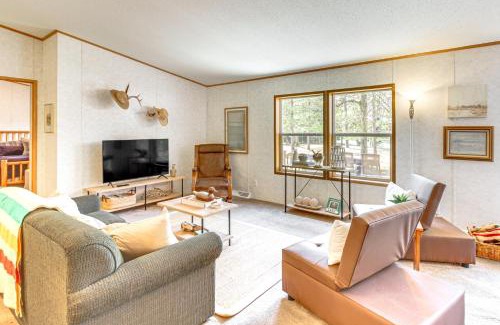 Puposky Maison | Tenstrike Lake House on 60 Acres Hike and Fish!