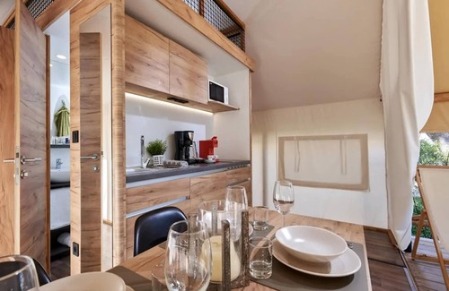 Zutendaal Maison | Tienda lodge con baño, Maastricht a 16 km.