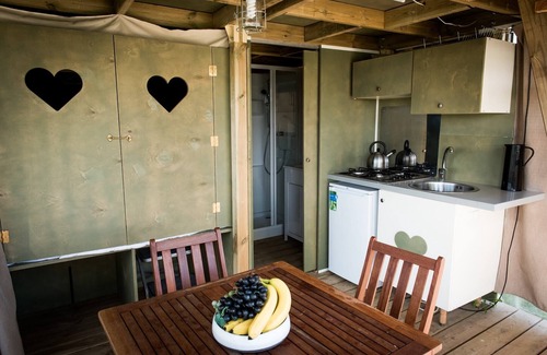 Zutendaal Maison | Tienda lodge con baño a 16 km de Maastricht