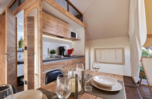 Mol Maison | Bonita tienda con baño y airco, cerca de un lago