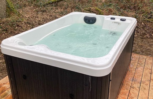 Le Vigeant Cottage | Tente luxe vue Etang jacuzzi privatif Copa cabanes 3