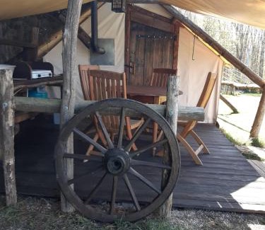 Saint-Vincent-en-Bresse Autre | Tente Trappeur Ada, Au jardin de la Vouivre
