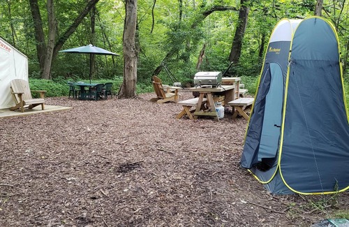 Loyalton Location De VR | Tentrr Signature Site - Glamp Hollow