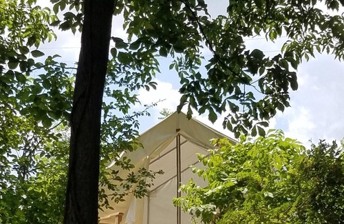 Earlville Location De VR | Tentrr - Creekside Woods Getaway