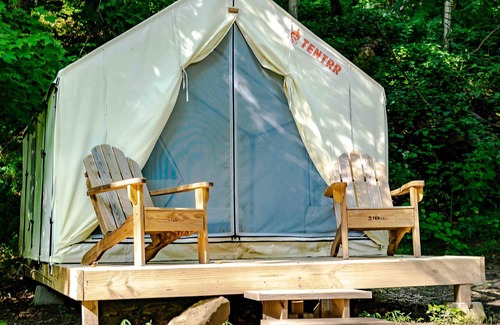 Ansted Location De VR | Tentrr State Park Site - WV Hawk's Nest State Park - Site C - Single Camp