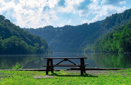 Ansted Location De VR | Tentrr State Park Site - WV Hawk's Nest State Park - Site C - Single Camp