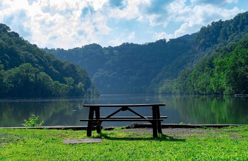 Ansted Location De VR | Tentrr State Park Site - WV Hawk's Nest State Park - Site D - Single Camp