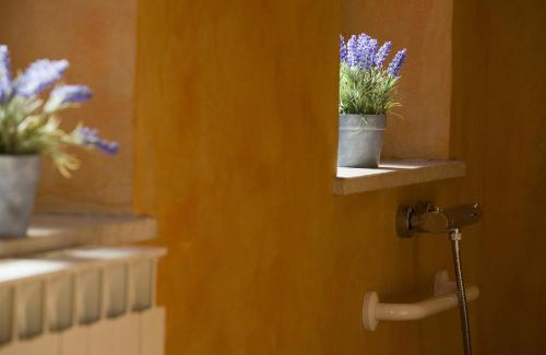 Serralunga di Crea Maison | Tenuta Tenaglia