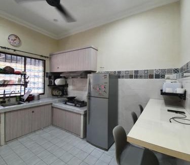 Batu Gajah Maison | Teratak Ayuni with Private pool