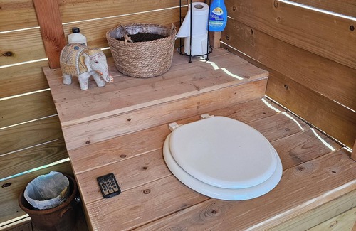 Alpine Location De VR | Terlingua Glamping with stunning desert views & queen bed