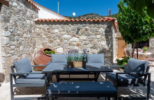 Vasa Koilaniou Maison | Terra Nobile, 3BR Mountain Stone Escape BBQ Fireplace