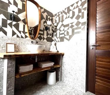Santa Rosa Appartement | Terra77 Tropical vacation home, private garden, pool, parking and BBQ