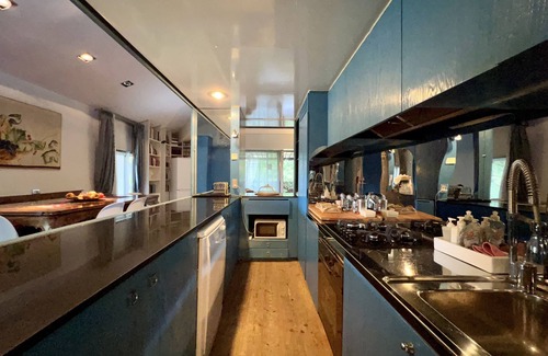 Lancenigo Appartement | Terrace Apartment w/firepit inside 4 acre park with Pool, 5m from Treviso