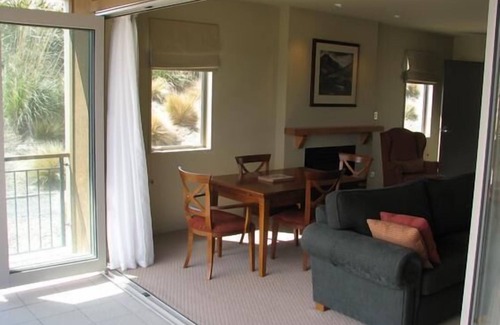 Windwhistle Villa | Terrasse Downs. Villa moderne de 2 chambres. Mont Hutt.