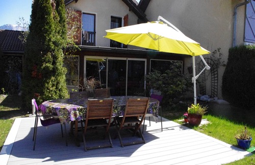 Annecy-le-Vieux Maison | Maison mitoyenne, de 120M2, pour 7 personnes, à 2 km, du lac , avec jardin privé